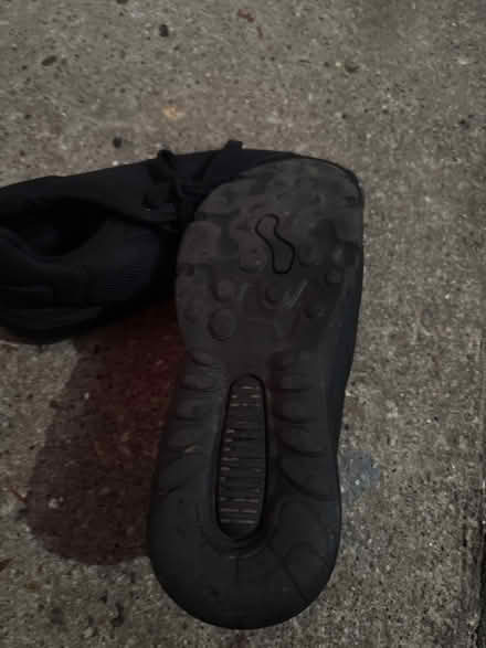 Photo of free School Trainers (DA11) #2