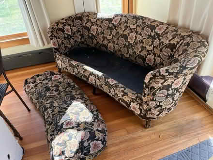 Photo of free Antique couch (Rhinebeck village) #2