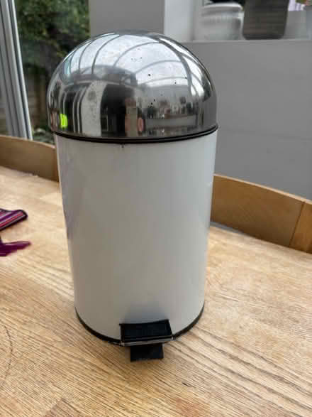 Photo of free Bathroom pedal bin (Bounds Green N11) #1