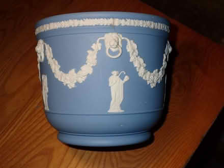 Photo of free Wedgewood pot to hold a plant pot (Fairfield LA1) #1