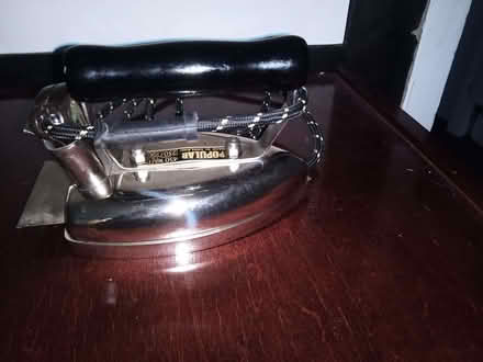 Photo of free Vintage Electric Clothes Iron (Cromford DE4) #4