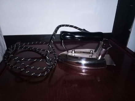 Photo of free Vintage Electric Clothes Iron (Cromford DE4) #1