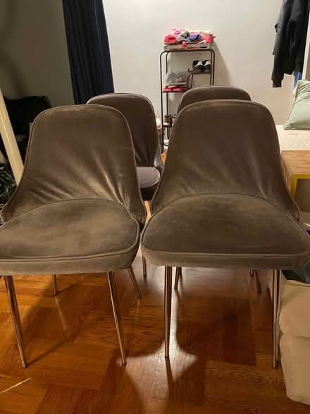 Photo of free 4 chairs last chance or thrown out (Morris Park) #1