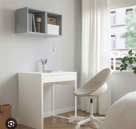 Photo of Small desk and chair (Reddish SK5) #2