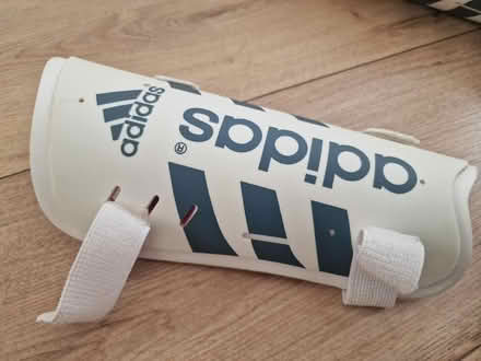 Photo of free Shin guards and wristband set. (Isleworth TW7) #2