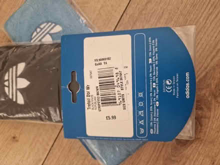 Photo of free Shin guards and wristband set. (Isleworth TW7) #4