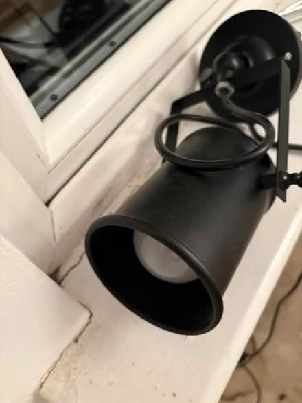 Photo of free Wall-mounted lamp (SE22) #3