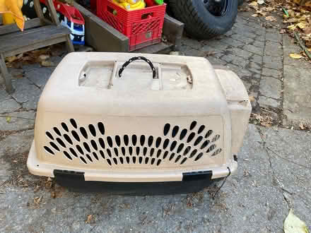 Photo of free Dog crate (Bank/hunt club) #1