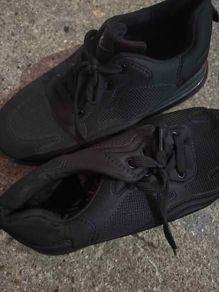 Photo of free School Trainers (DA11) #4