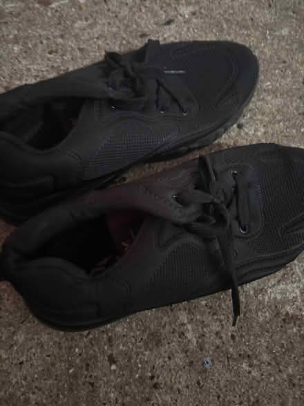 Photo of free School Trainers (DA11) #1