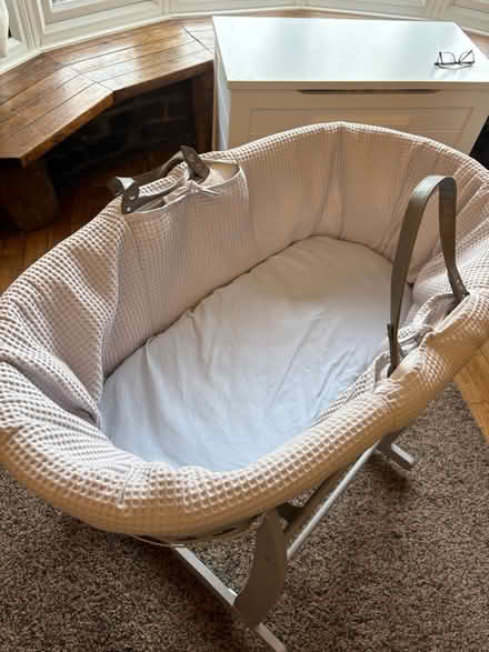 Photo of free Claire de lune Moses basket & stand (St Albans AL2) #4