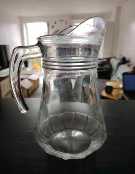 Photo of free Glass jug (Edgware NW9) #1