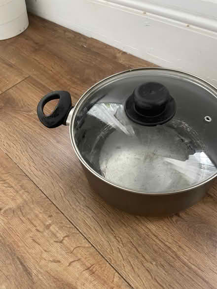 Photo of free pans and pot (Bushey) #3
