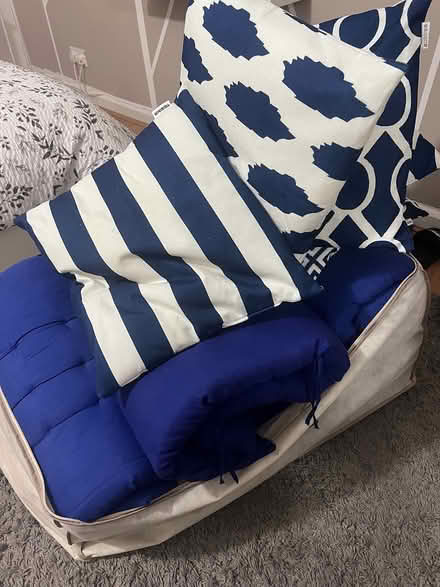 Photo of free Nearly new garden cushions (Slade green erith kent DA8) #4