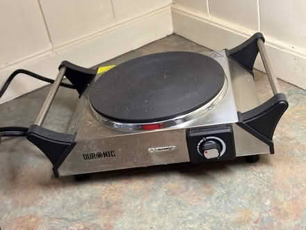 Photo of free An electric, single hob cooker. (Puckeridge SG11) #1