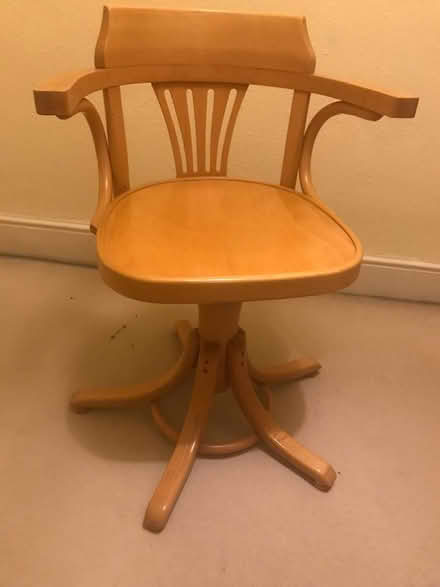 Photo of free swivel chair (GU1) #1