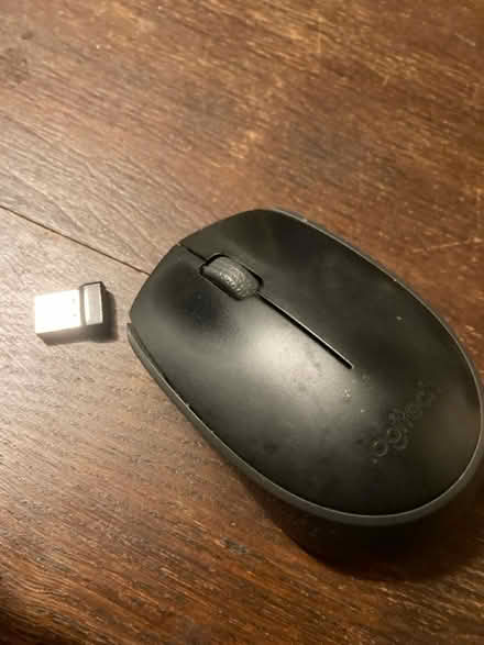 Photo of free Remote Mouse with usb connectivity (SY1 Castlefields) #1