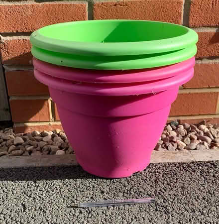 Photo of free Plant pots medium (Market Harborough LE16) #1