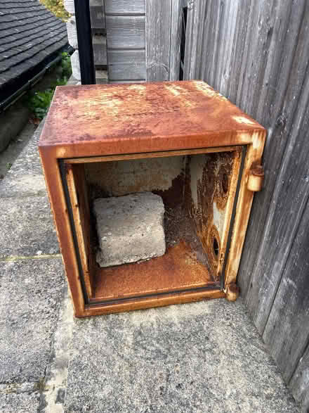 Photo of free Old safe (Stroud GL5 -top of town) #1