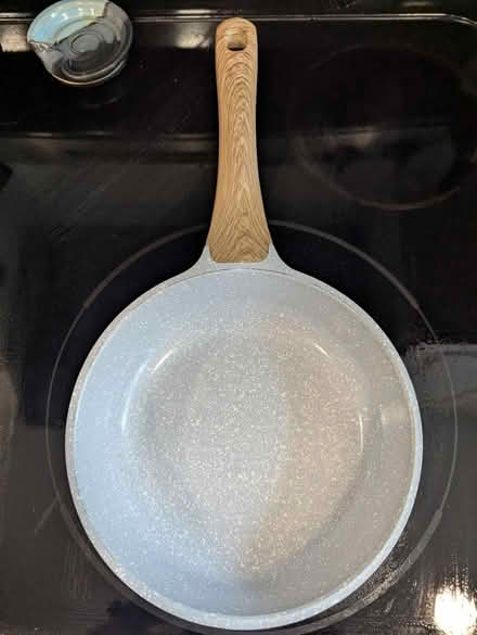 Photo of free 8" ceramic frying pan (Esperance) #1