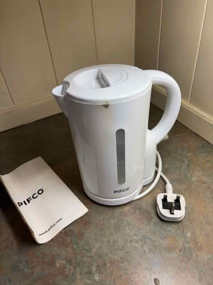 Photo of free Electric kettle (Puckeridge SG11) #4