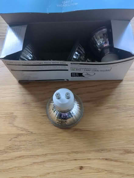 Photo of free GU 10 bulbs (Leicester Forest East LE3) #1