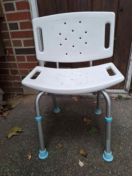 Photo of free Shower chair (Hurontario and South Service) #1