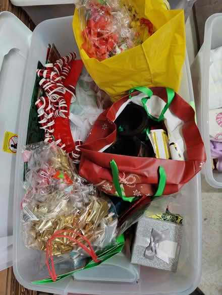 Photo of free Holiday gift ribbons, bows (Mountain View) #1