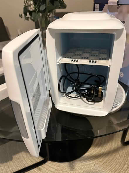 Photo of free Mini Fridge (Carshalton SM5) #3