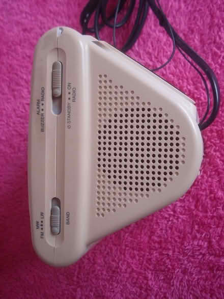 Photo of free AIWA clock radio, vntg working (Barming ME16) #4