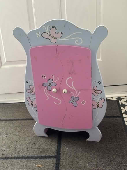 Photo of free Toy wardrobe (KT9 Chessington) #1
