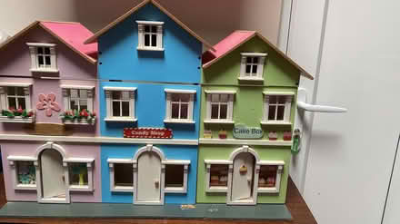 Photo of free Dolls house / shops (Hemel Hempstead HP2) #1
