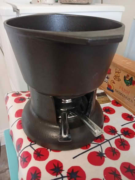 Photo of free Cast iron fondue (Buxworth SK23) #1
