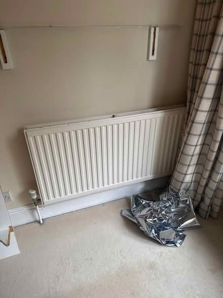 Photo of free 5 radiators and towel rail (London W14) #4