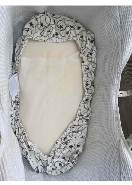 Photo of free Grey wicker Moses basket (New Malden KT3) #3