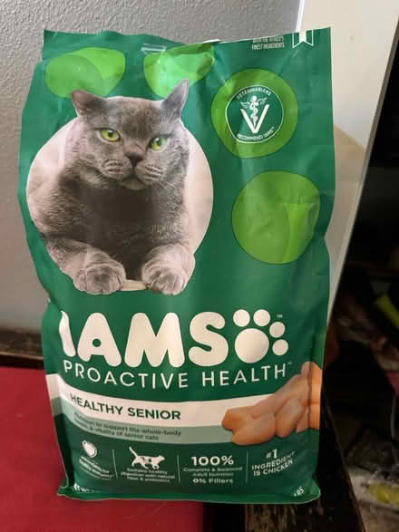 Photo of free Iams cat food (NE Renton) #1
