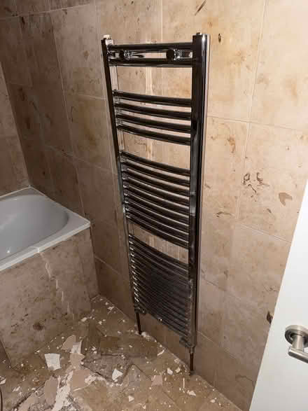 Photo of free 5 radiators and towel rail (London W14) #2