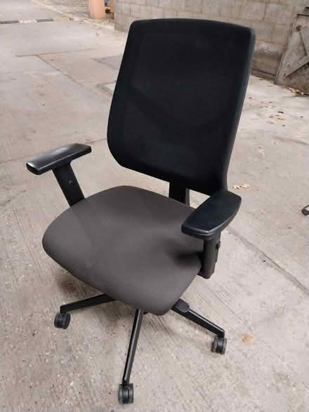 Photo of free Office chairs (Hemel Hempstead HP2) #1