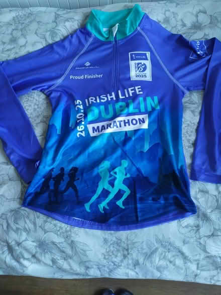Photo of free 2025 Dublin marathon tshirt jacket (Balbriggan) #1
