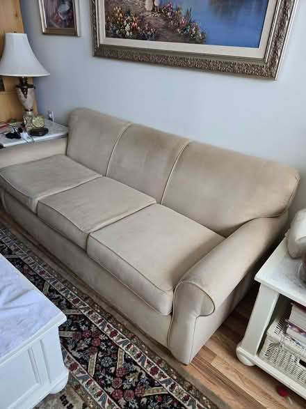 Photo of free Sofa bed (Kings Crossing Blvd. 20841) #2