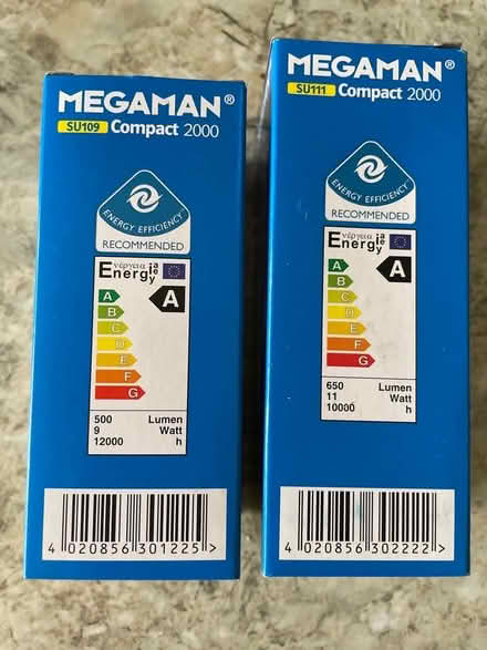 Photo of free 9 & 11 watt CFL lights (Welling DA16) #3