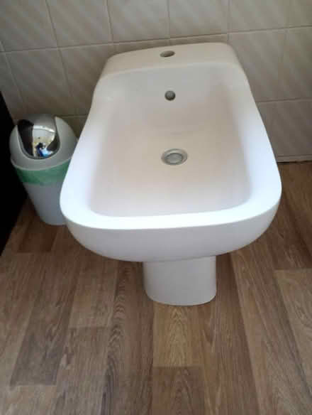Photo of free Bathroom suite (Orrell WN5) #2