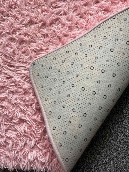 Photo of free Girls soft pink rug (190x130cm) (Wye (TN25)) #3
