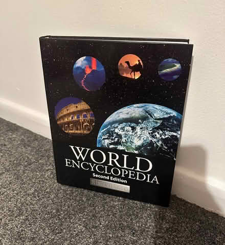 Photo of free World Encyclopaedia (Hemel Hempstead HP3) #1