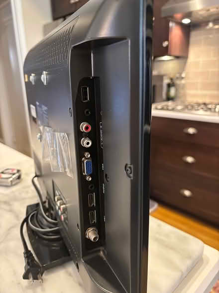 Photo of free 17 in insignia tv with remote (Tenleytown (DC)) #2