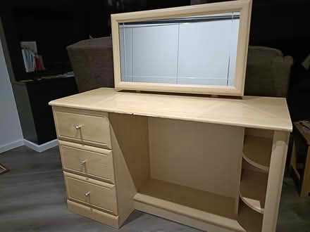 Photo of free Dressing Table (Letchworth (South)) #2