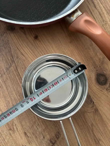 Photo of free Pan, frying pan, and sauce pot (Reigate) #3