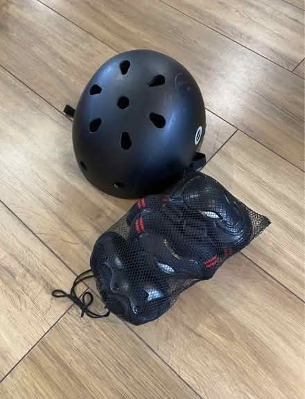 Photo of free Child’s Helmet and knee pads (Horndon SS17) #1