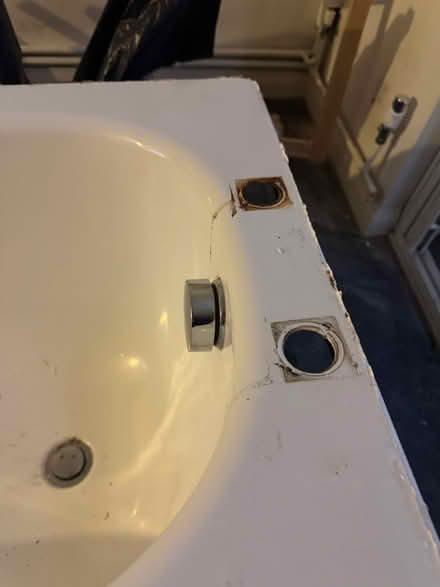 Photo of free Enamel tub - reuse/sell for scrap (West Dulwich, SE21) #4