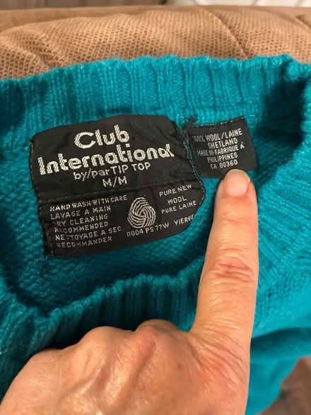 Photo of free Men’s M green wool sweater (Burnhamthorpe and Tomken) #2